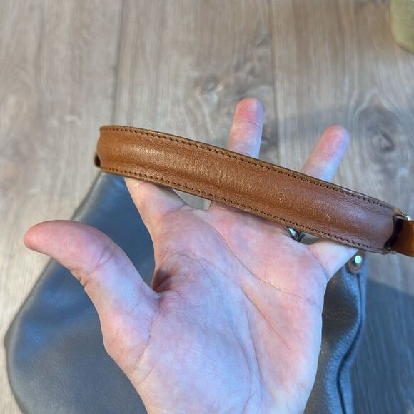 VALENTINA ITALIAN MADE PEBBLED LEATHER GRAY AND TAN BUCKET SHOULDER BAG EUC - Picture 8 of 16